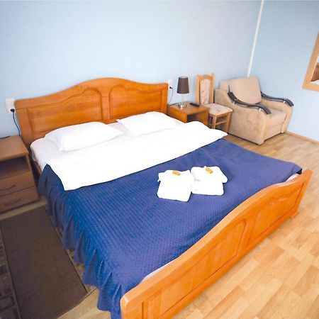 Hotel Ravni Gaj Knic Exteriér fotografie