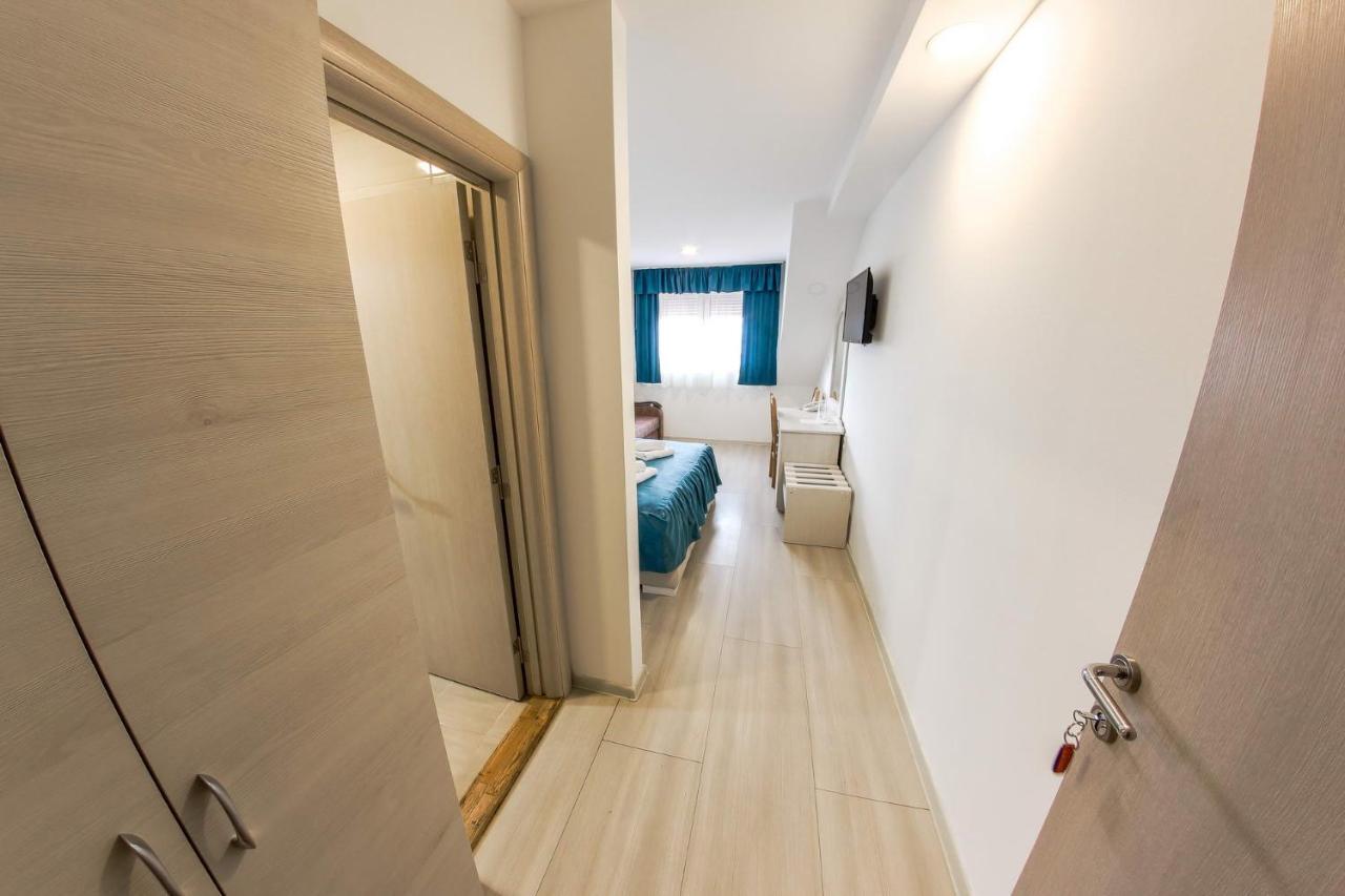 Hotel Ravni Gaj Knic Exteriér fotografie