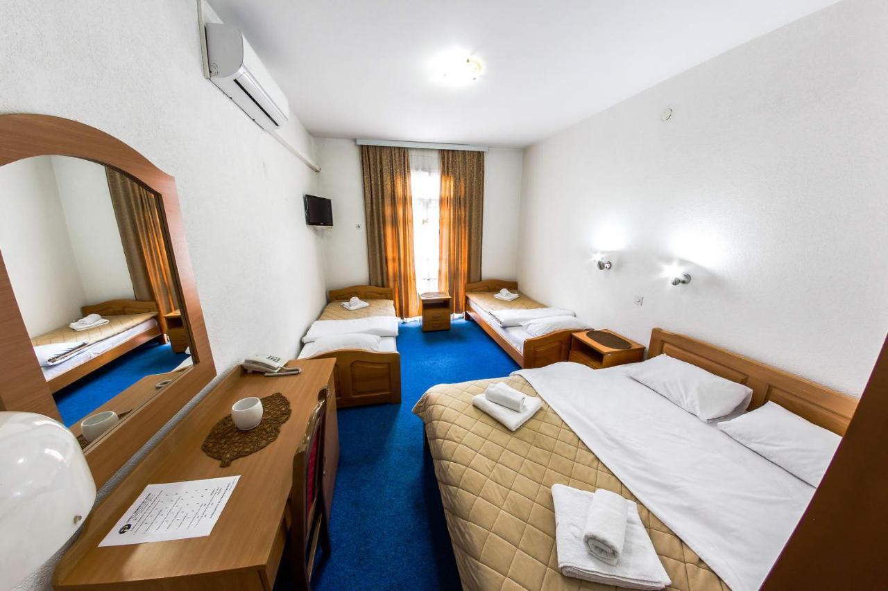 Hotel Ravni Gaj Knic Exteriér fotografie